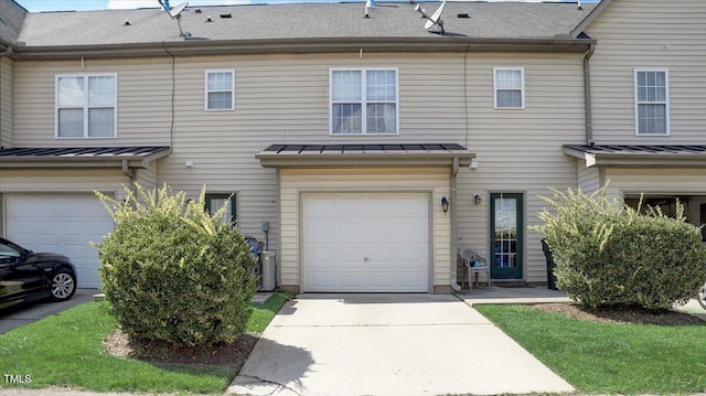9819 Castain Dr, Raleigh, NC 27617 - photo 12