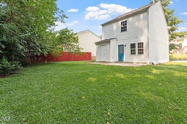 2733 Midway Park Ct, Raleigh, NC 27610 - back of property with a patio area