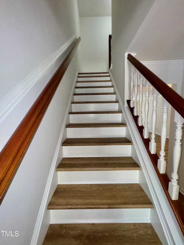 2535 Fairway Dr, Henderson, NC 27536 - view of stairs