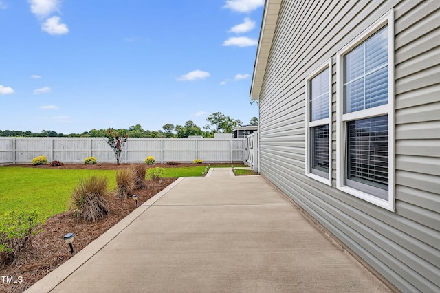 611 Laurel Lake Rd, Salemburg, NC 28385 - view of patio