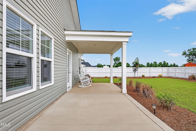 611 Laurel Lake Rd, Salemburg, NC 28385 - fenced backyard featuring a patio
