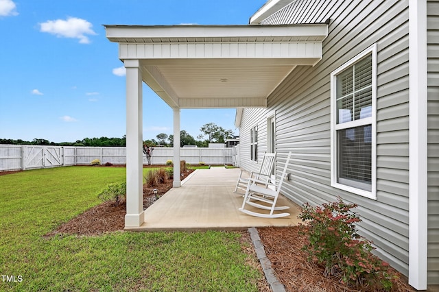 611 Laurel Lake Rd, Salemburg, NC 28385 - fenced backyard featuring a patio