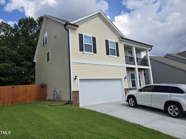 808 Heartpine Dr, Mebane, NC 27302 - view of front facade with driveway, an attached garage, and a balcony