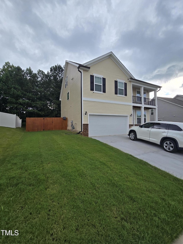 808 Heartpine Dr, Mebane, NC 27302 - view of front of home featuring an attached garage and driveway