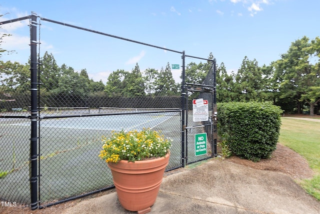 6104 Spicewood Dr, Fuquay Varina, NC 27526 - view of tennis court