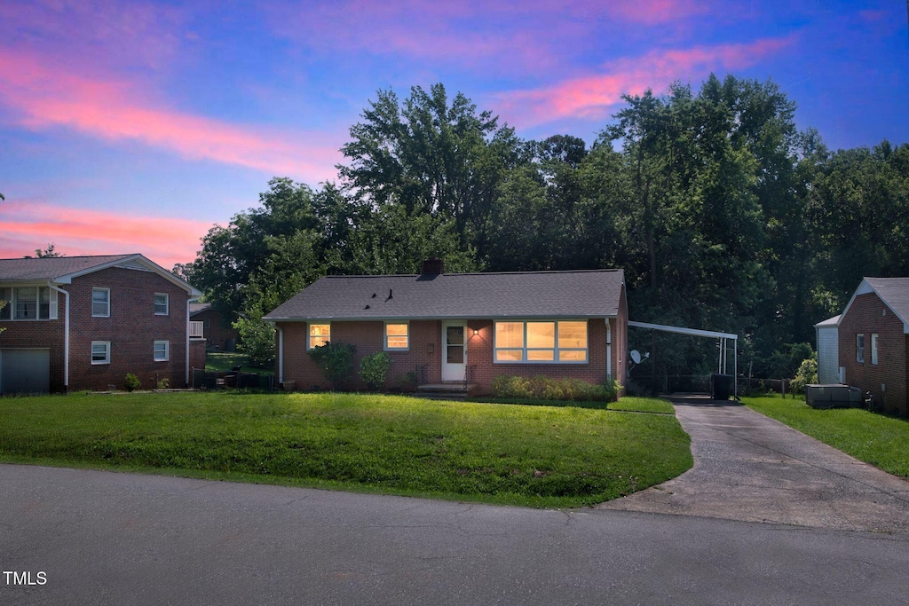 2210 Whitsett St, Burlington, NC 27215 - photo 1