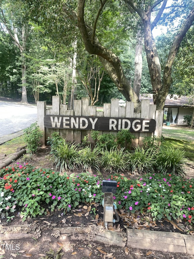 3952 Wendy Ln, Raleigh, NC 27606 - photo 2