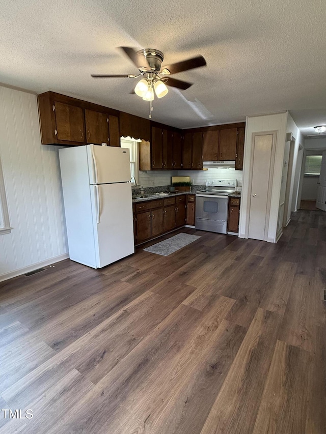 404 W A St, Erwin, NC 28339 - photo 10