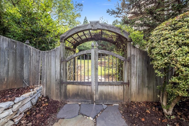 202 Bridewell Ct, Cary, NC 27518 - view of gate