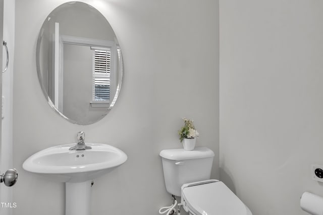 2849 Dallas Valley Ln, Apex, NC 27502 - half bath featuring toilet