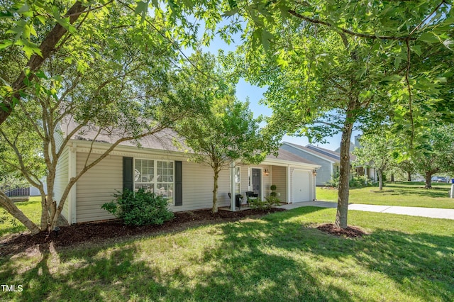 10 N Berrymeadow Ln, Durham, NC 27703 - single story home with a garage, driveway, and a front yard