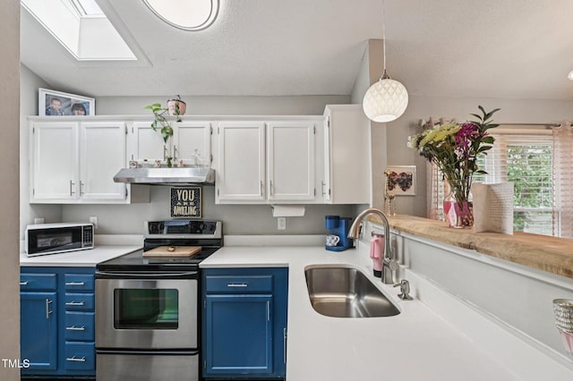 307 Wax Myrtle Ct, Cary, NC 27513 - kitchen featuring stainless steel electric range, under cabinet range hood, blue cabinets, white cabinetry, and a textured ceiling