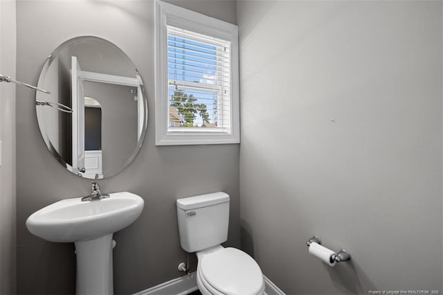 17 Tanawha Ct, Spring Lake, NC 28390 - half bath featuring toilet and baseboards