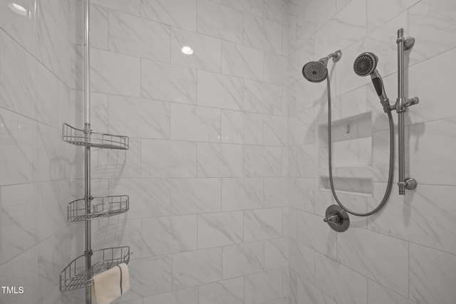 1372 Prevenient Dr, Wake Forest, NC 27587 - bathroom with a tile shower