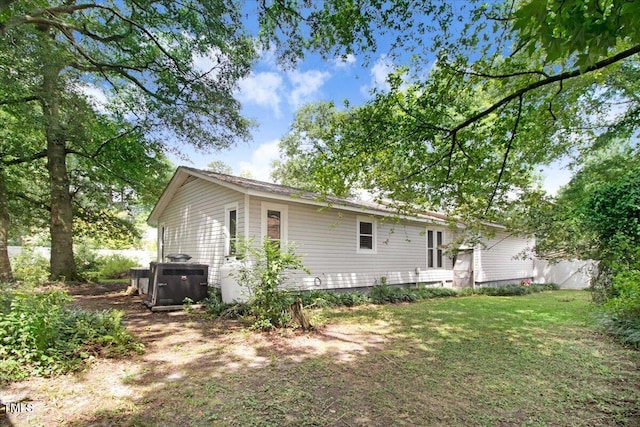 308 Spring Creek Rd, Goldsboro, NC 27534 - rear view of house