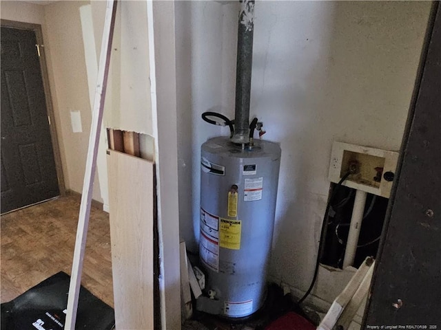 1918 Roxie Ave, Fayetteville, NC 28304 - utility room with electric water heater