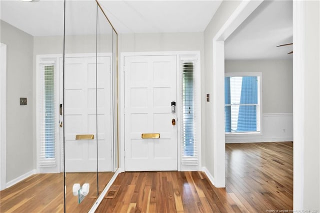106 Woodrow St, Fayetteville, NC 28303 - foyer featuring wood finished floors and baseboards