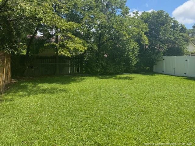 5027 Chesapeake Rd, Fayetteville, NC 28311 - view of fenced backyard