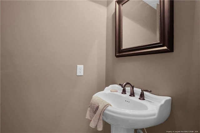 2825 Sand Trap Ln, Hope Mills, NC 28348 - bathroom with a sink