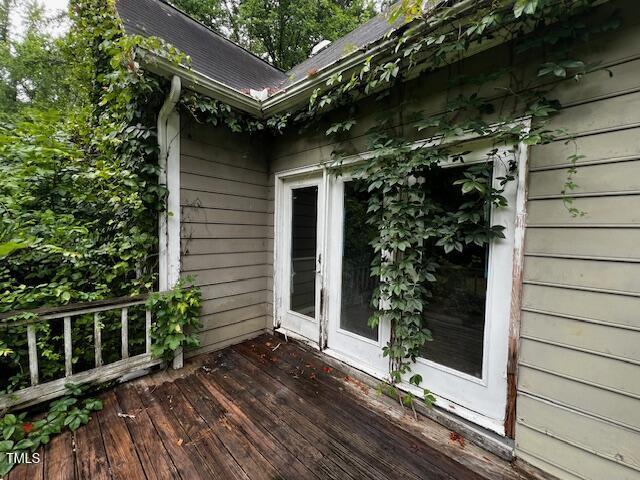 3573 River View Cir, Oxford, NC 27565 - view of wooden deck