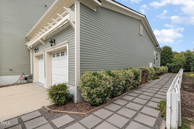 1501 Heritage Reserve Ct, Wake Forest, NC 27587 - view of side of home with a garage and driveway