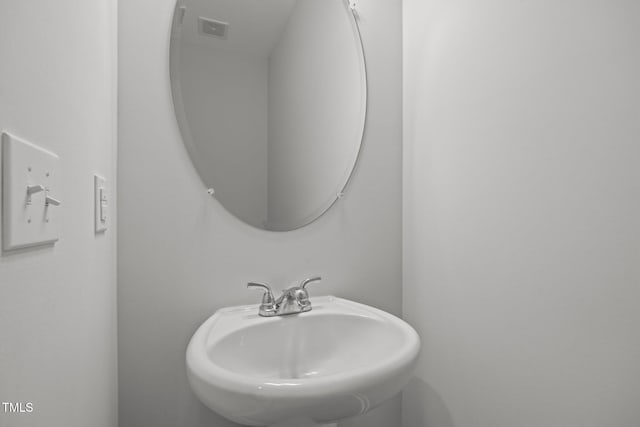 5404 Rutledgeville Ln, Knightdale, NC 27545 - bathroom with a sink