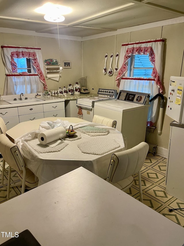 930 Rand St, Smithfield, NC 27577 - dining area with washer and dryer