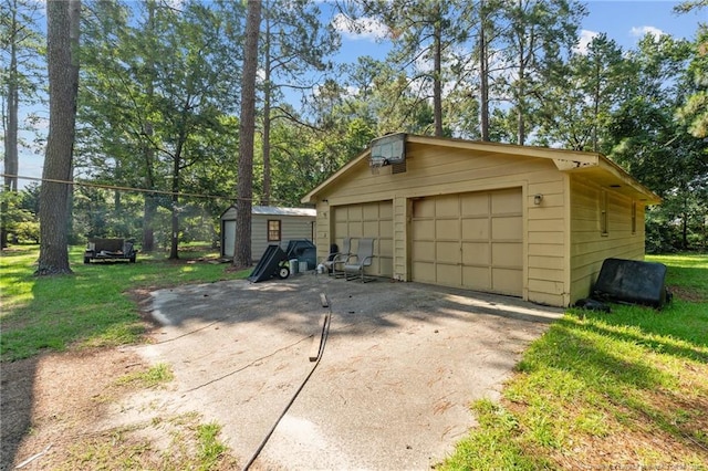 5945 Muscat Rd, Hope Mills, NC 28348 - view of detached garage