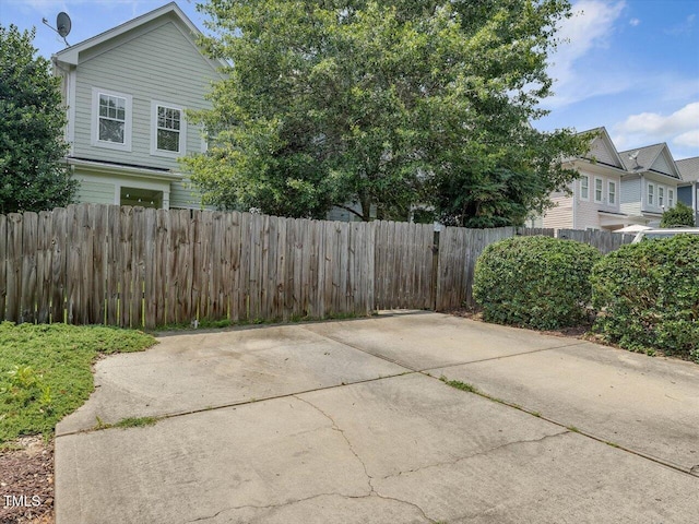 7712 Acc Blvd, Raleigh, NC 27617 - view of patio