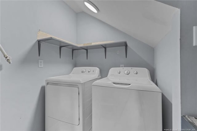 521 Fawn Ct, Fayetteville, NC 28303 - laundry room with washer and clothes dryer