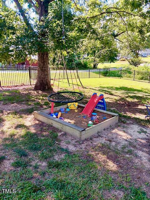 105 Meadow Brook Ln, Oxford, NC 27565 - view of play area