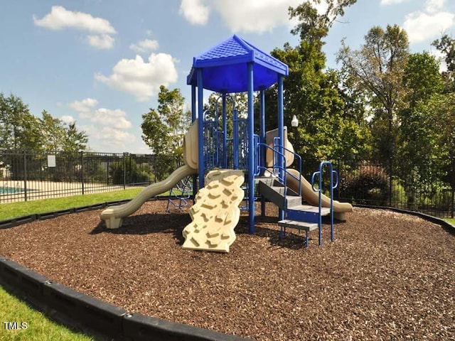 2127 Rivergrass Ct, Raleigh, NC 27610 - view of community play area