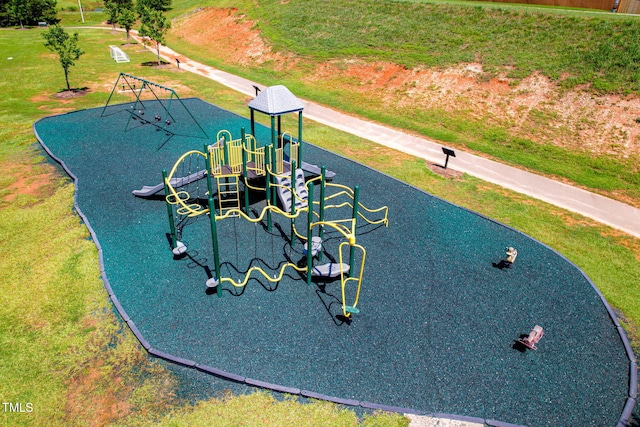 2522 Dalmahoy Ln, Fuquay Varina, NC 27526 - surrounding community featuring a yard
