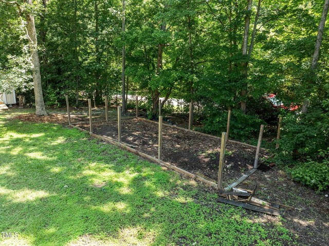 1604 Farm Lake Dr, Holly Springs, NC 27540 - view of grassy yard