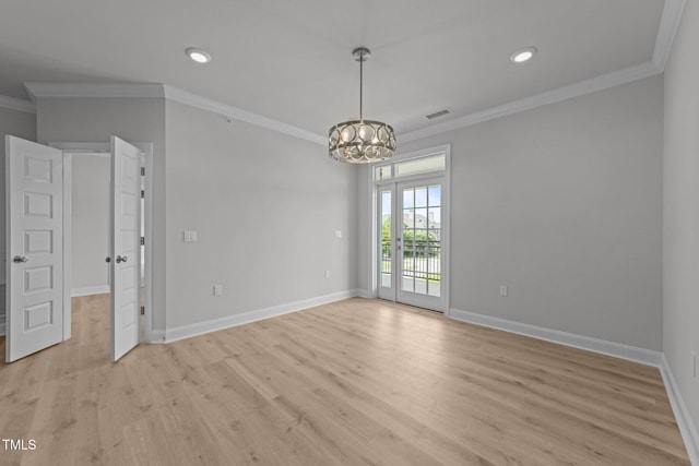 1400 Gathering Park Cir Unit 302, Cary, NC 27519 - spare room with crown molding, a chandelier, light wood-type flooring, and recessed lighting