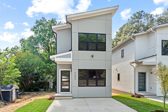 2205 Tampa Ave, Durham, NC 27705 - view of contemporary house