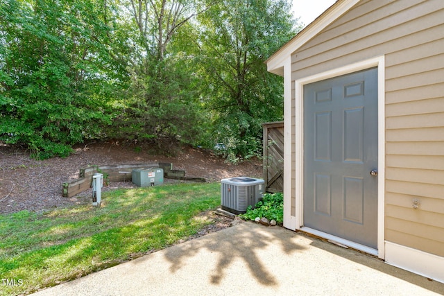 82 Forest Oaks Dr, Durham, NC 27705 - entrance to property featuring a patio area