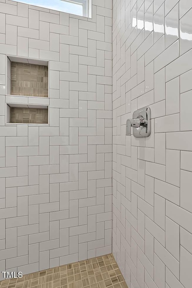 136 E End Ave, Durham, NC 27703 - bathroom with a tile shower