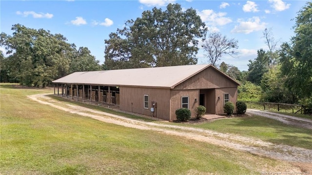387 Three Bridge Rd, Dunn, NC 28334 - view of front facade with dirt driveway and a front yard