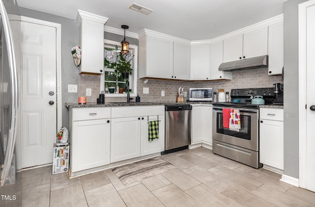 303 W Martin St, Benson, NC 27504 - photo 4