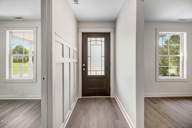 400 E Townsend St, Dunn, NC 28334 - foyer featuring wood finished floors and baseboards