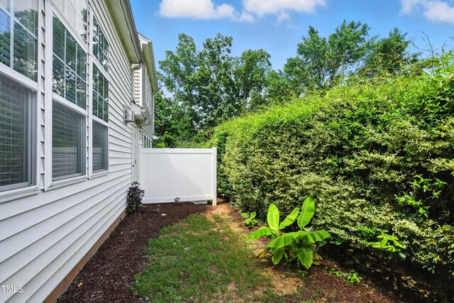 8310 Chimneycap Dr, Raleigh, NC 27613 - photo 30