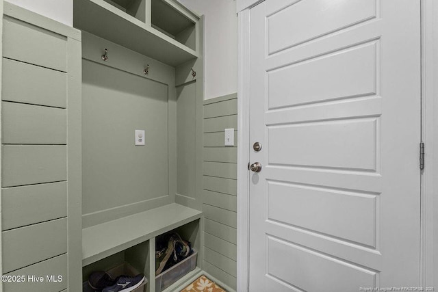 829 Warwick Ln, Carthage, NC 28327 - view of mudroom