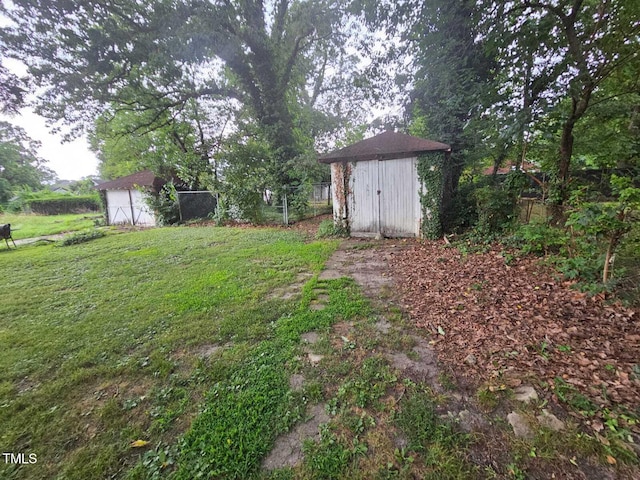 2928 N Patterson Ave, Winston-Salem, NC 27105 - view of yard with a storage unit