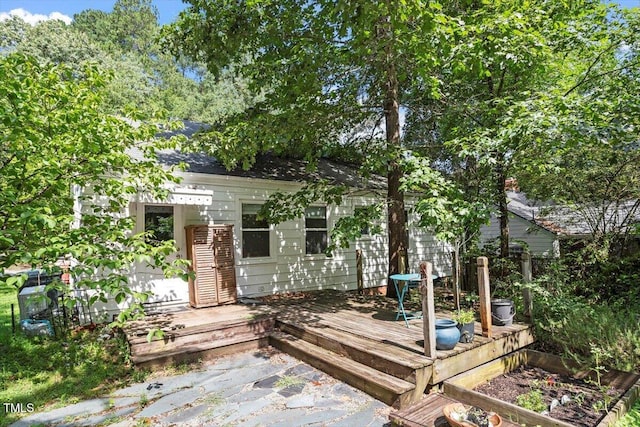 1300 Ruffin St, Durham, NC 27701 - view of wooden deck
