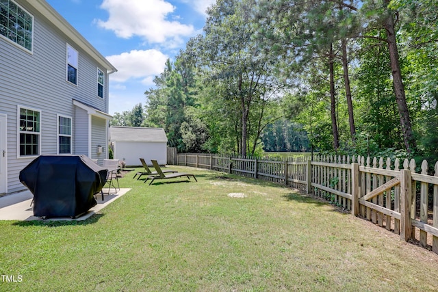 118 Tweedbank Ct, Fuquay Varina, NC 27526 - fenced backyard with view of wooded area