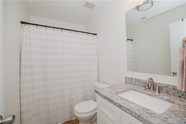 2517 Previs Rd, Fayetteville, NC 28306 - full bath with vanity and curtained shower