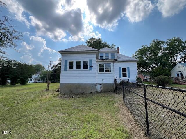 401 Division St, Norlina, NC 27563 - back of property with a chimney