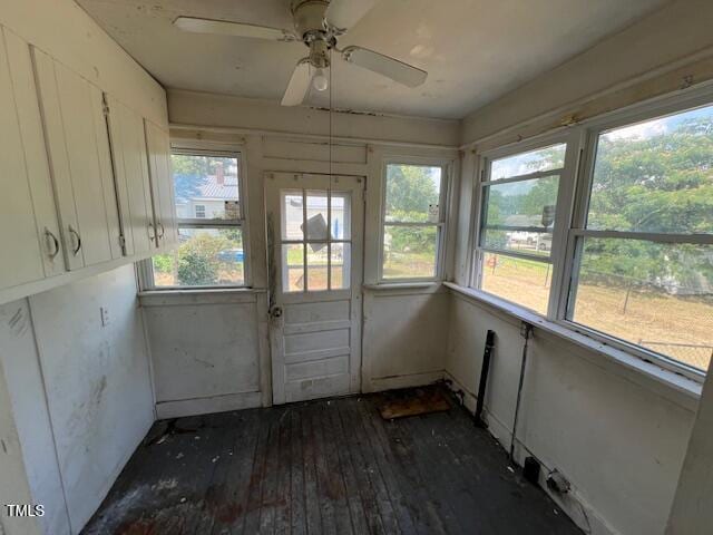 401 Division St, Norlina, NC 27563 - unfurnished sunroom with ceiling fan