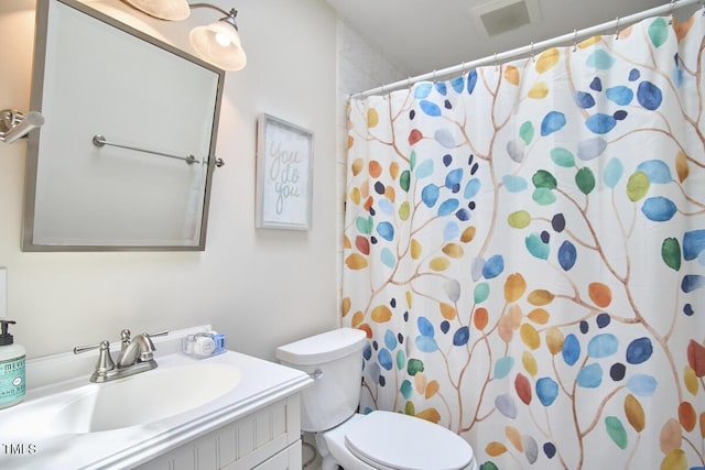 1026 Highland Woods Rd, Chapel Hill, NC 27517 - bathroom with vanity and curtained shower